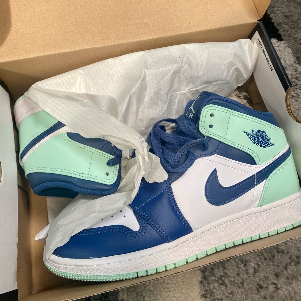 Air Jordan 1 mid (gs) “blue mint”